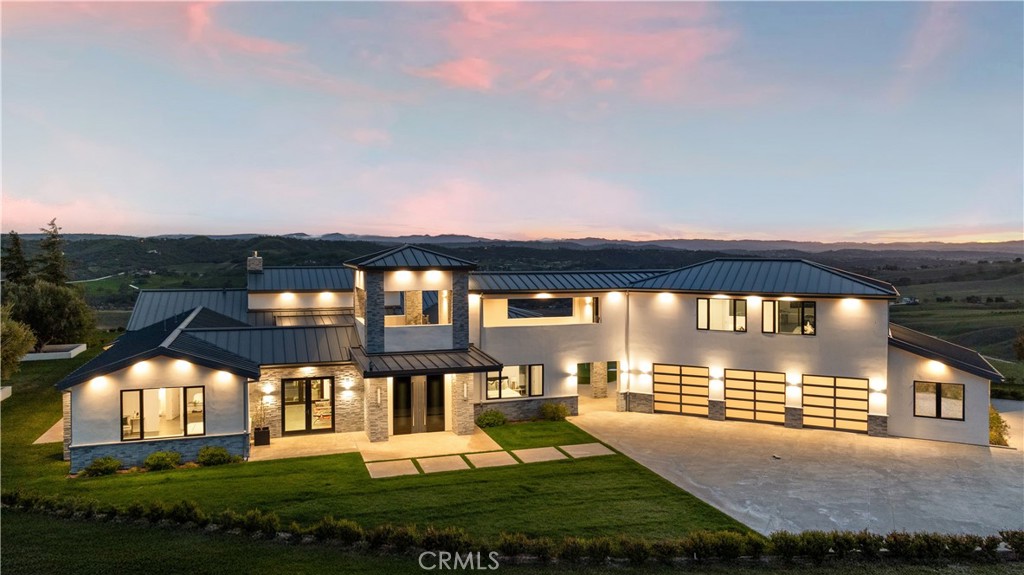 888 Camino Vina, Paso Robles, CA 93446