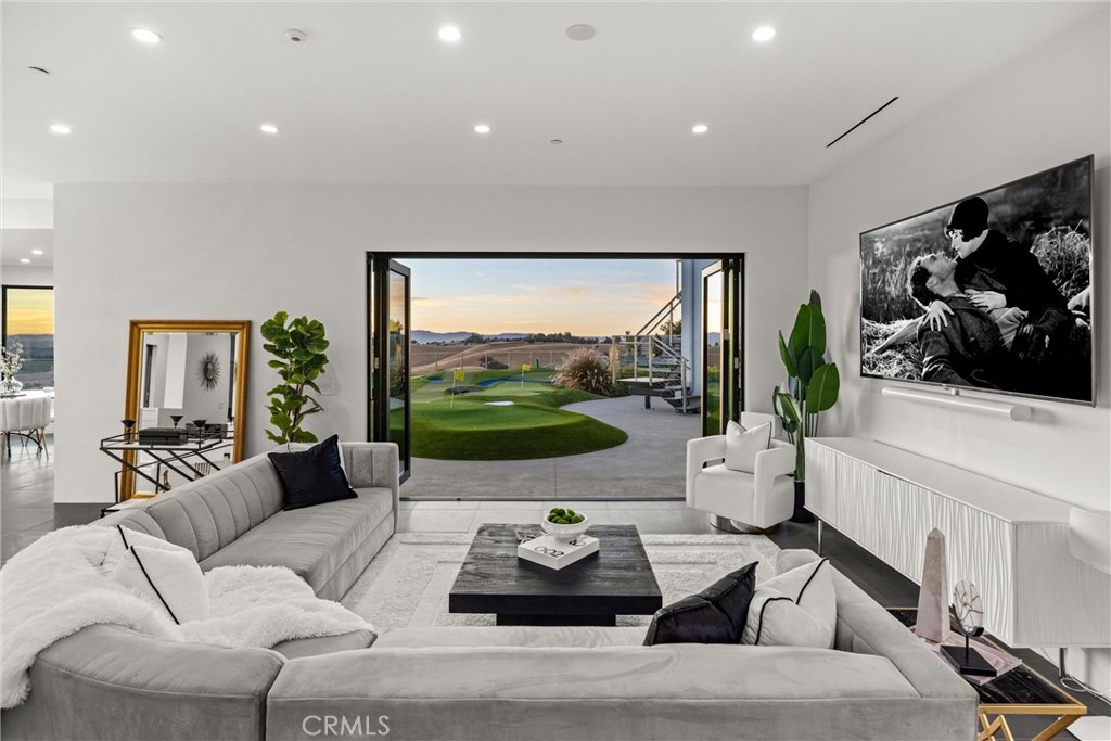 888 Camino Vina, Paso Robles, CA 93446