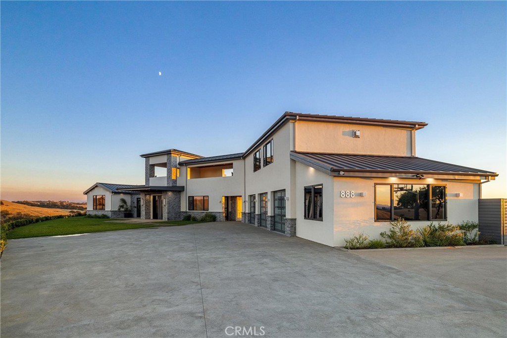 888 Camino Vina, Paso Robles, CA 93446