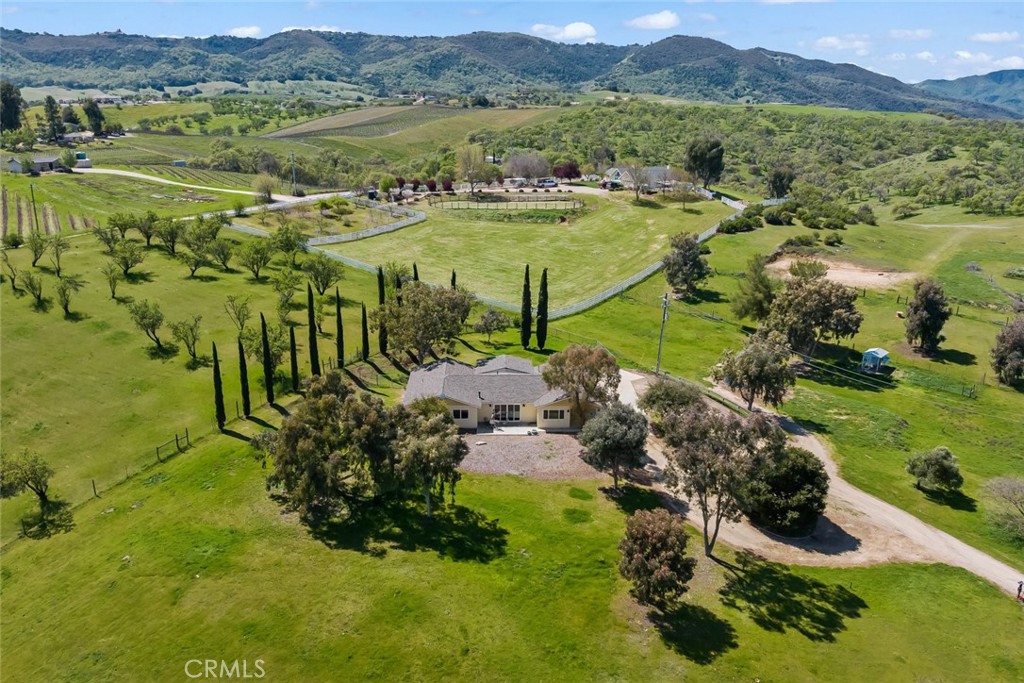 6095 Vista Serrano Way, Paso Robles, CA 93446