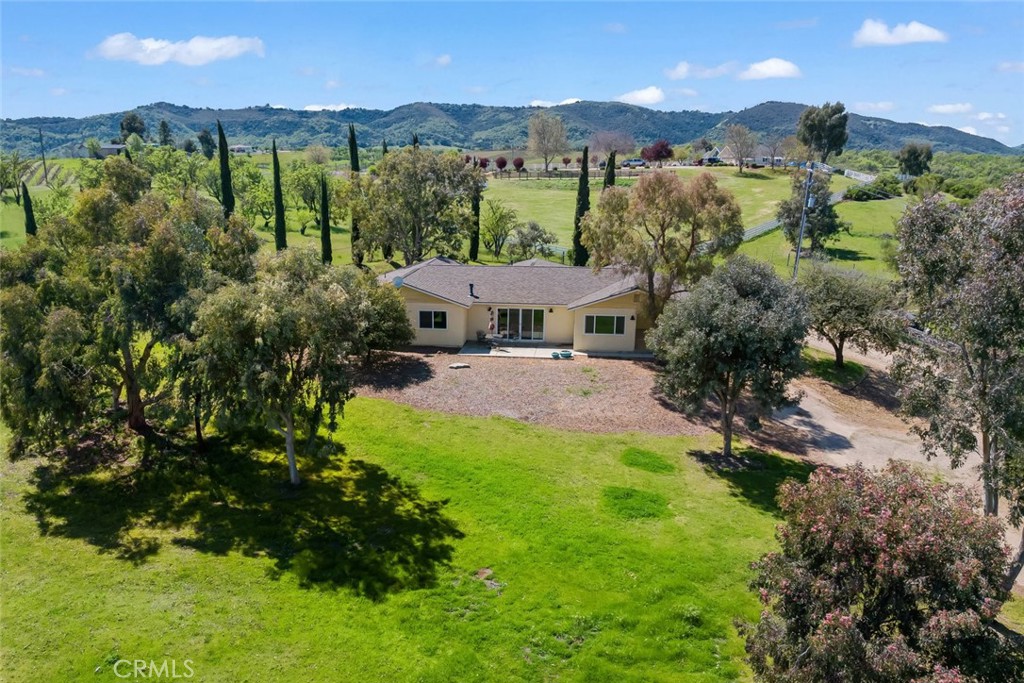 6095 Vista Serrano Way, Paso Robles, CA 93446