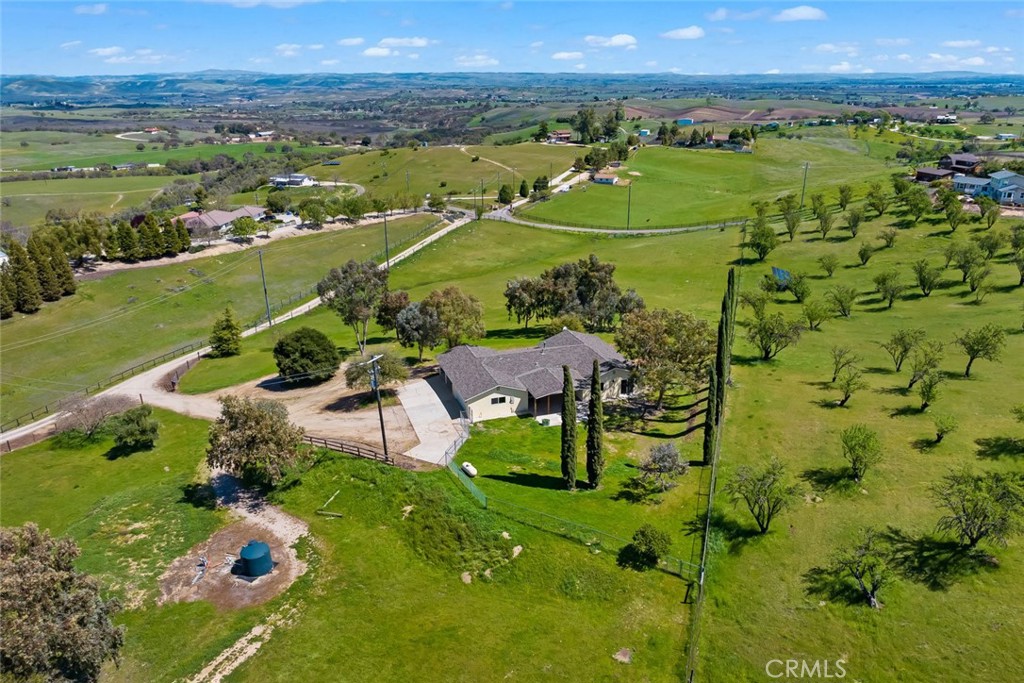 6095 Vista Serrano Way, Paso Robles, CA 93446