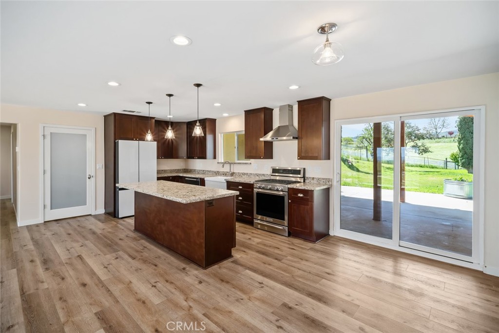 6095 Vista Serrano Way, Paso Robles, CA 93446