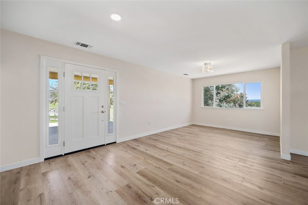 6095 Vista Serrano Way, Paso Robles, CA 93446