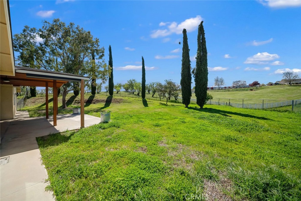 6095 Vista Serrano Way, Paso Robles, CA 93446