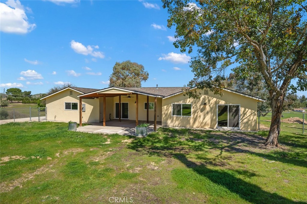 6095 Vista Serrano Way, Paso Robles, CA 93446