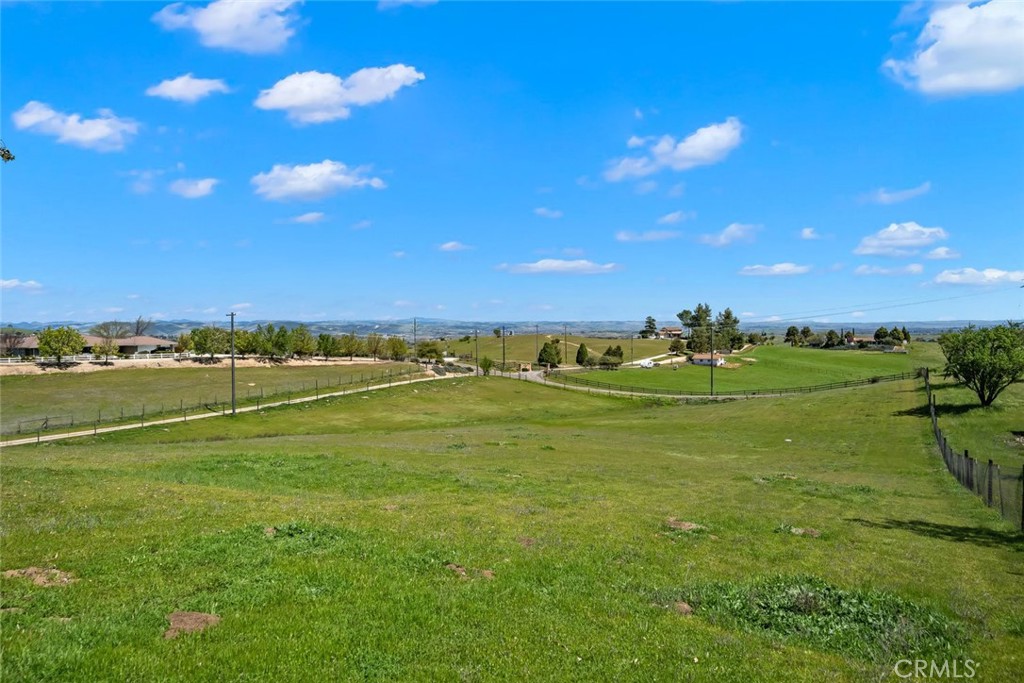 6095 Vista Serrano Way, Paso Robles, CA 93446