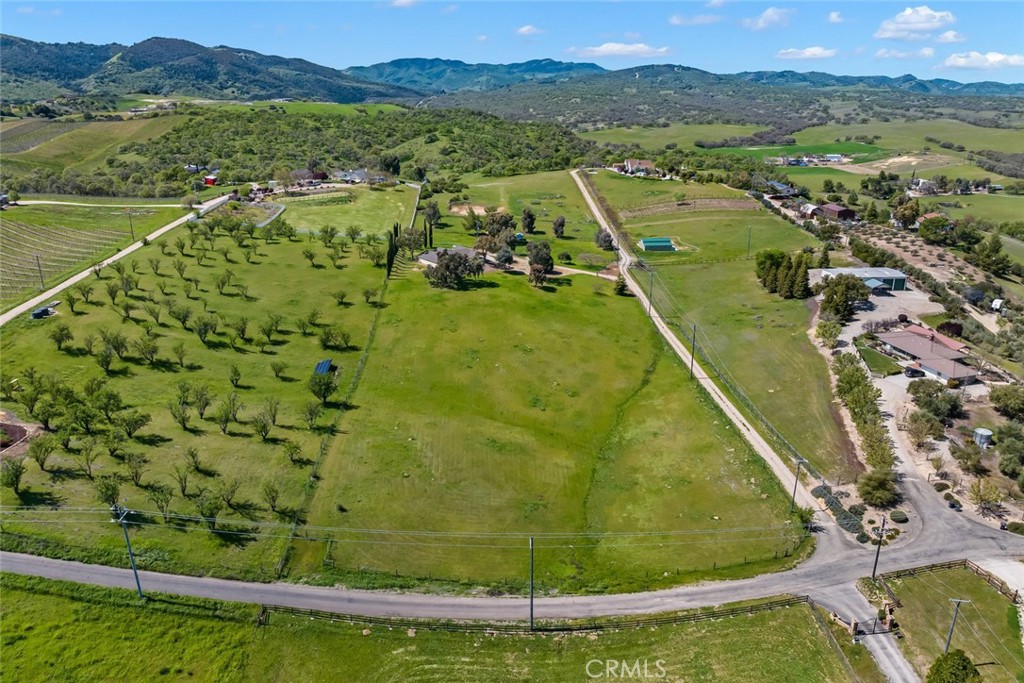 6095 Vista Serrano Way, Paso Robles, CA 93446