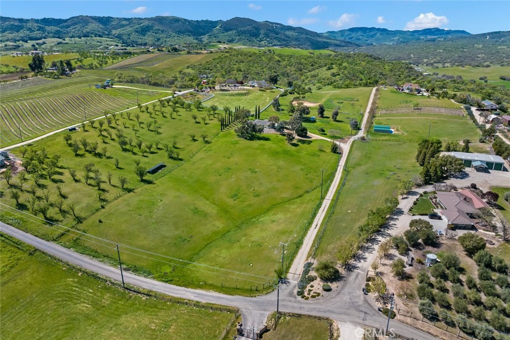 6095 Vista Serrano Way, Paso Robles, CA 93446