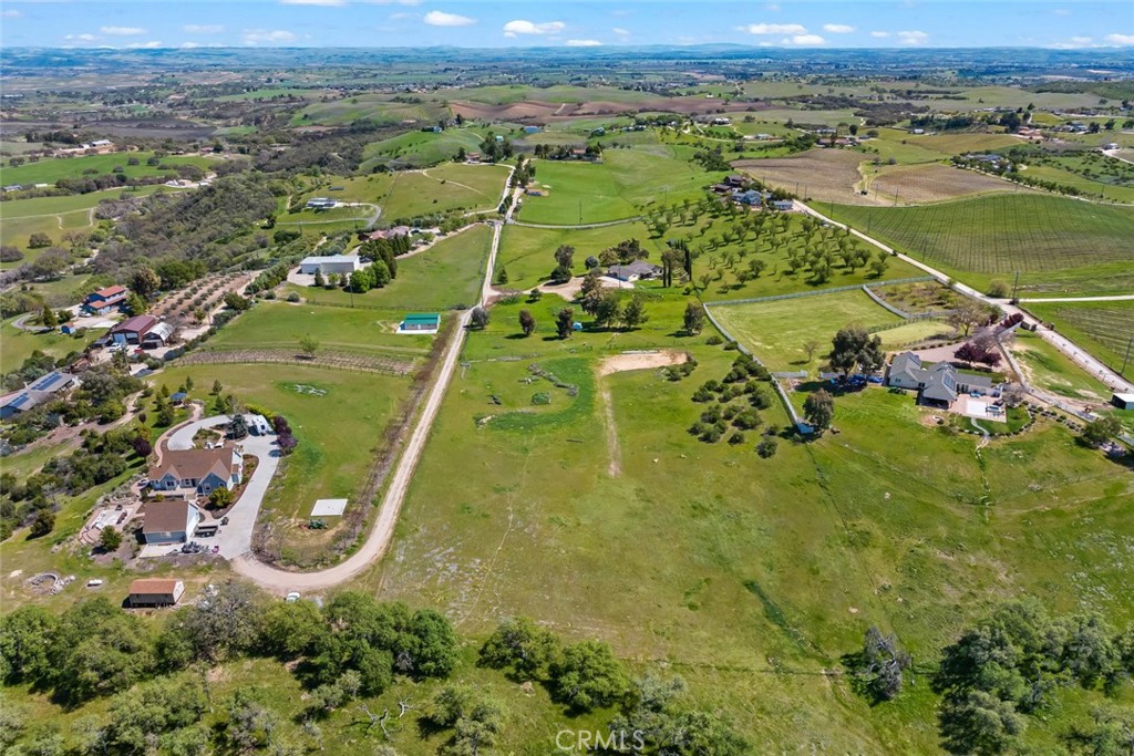 6095 Vista Serrano Way, Paso Robles, CA 93446