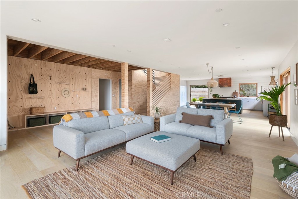 170 Surf St, Pismo Beach, CA 93449