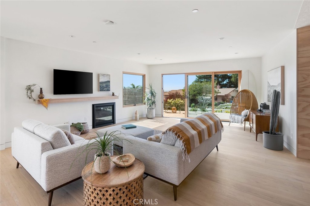 170 Surf St, Pismo Beach, CA 93449