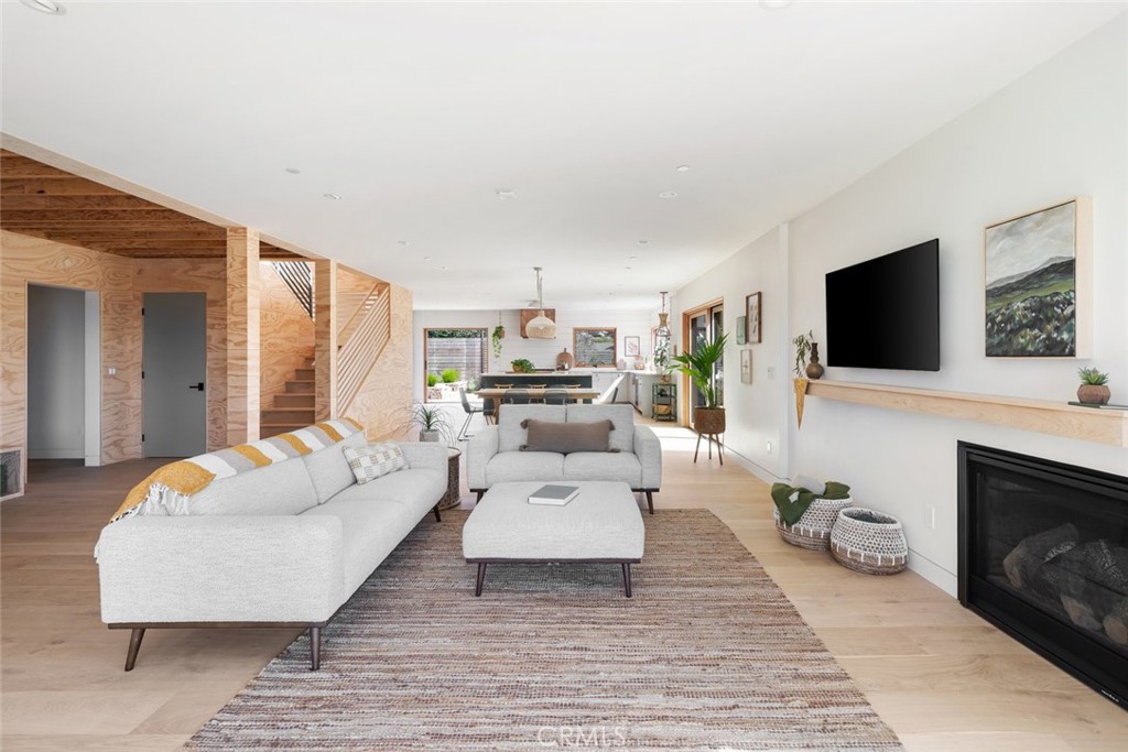 170 Surf St, Pismo Beach, CA 93449