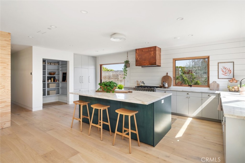 170 Surf St, Pismo Beach, CA 93449