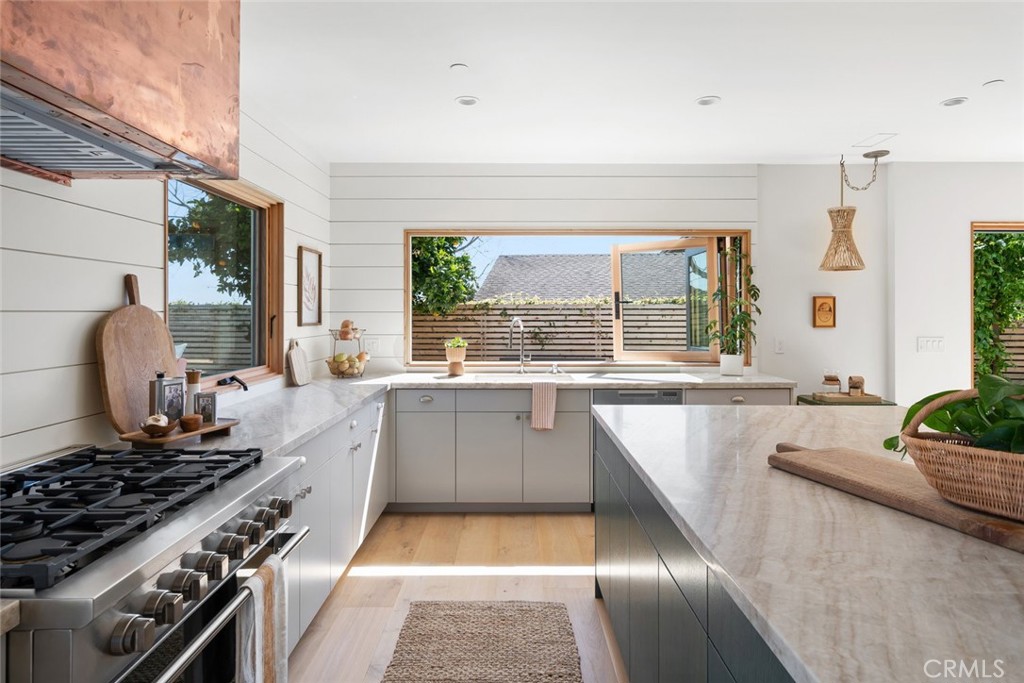 170 Surf St, Pismo Beach, CA 93449