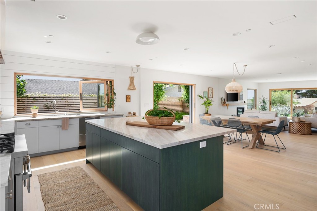 170 Surf St, Pismo Beach, CA 93449