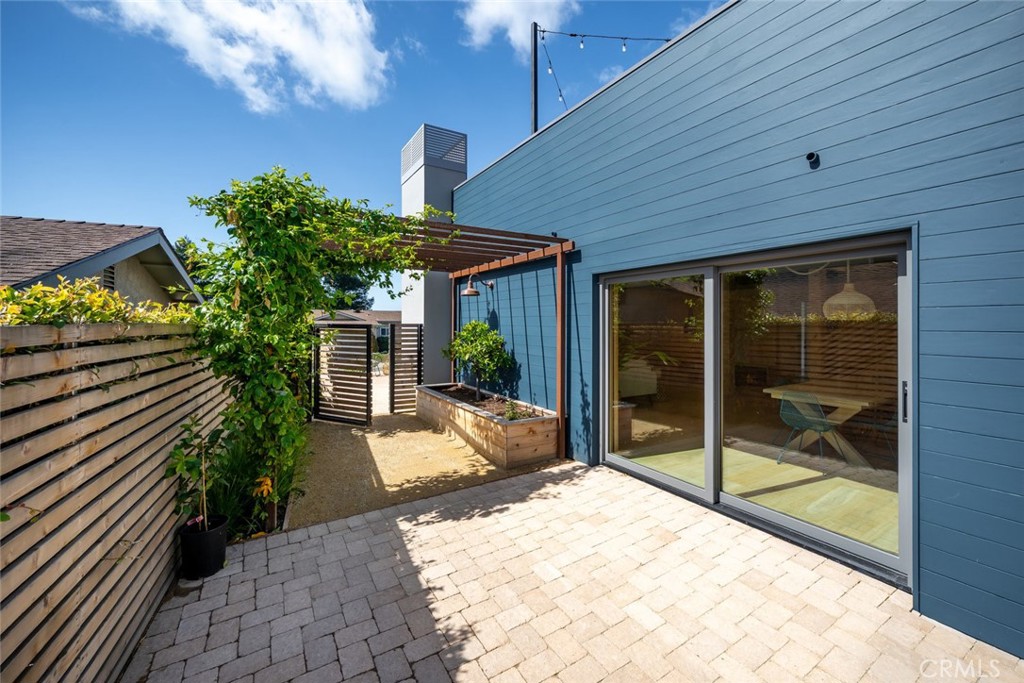 170 Surf St, Pismo Beach, CA 93449