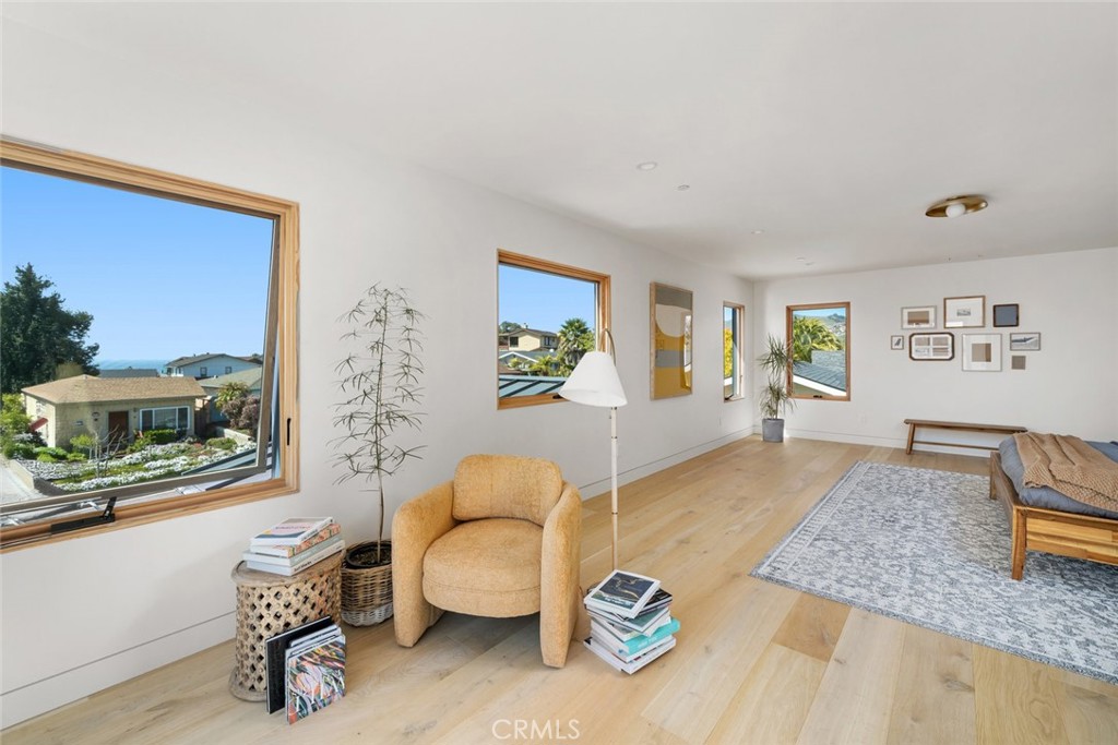 170 Surf St, Pismo Beach, CA 93449