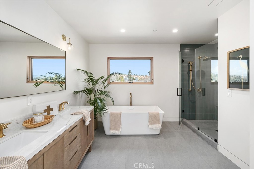 170 Surf St, Pismo Beach, CA 93449