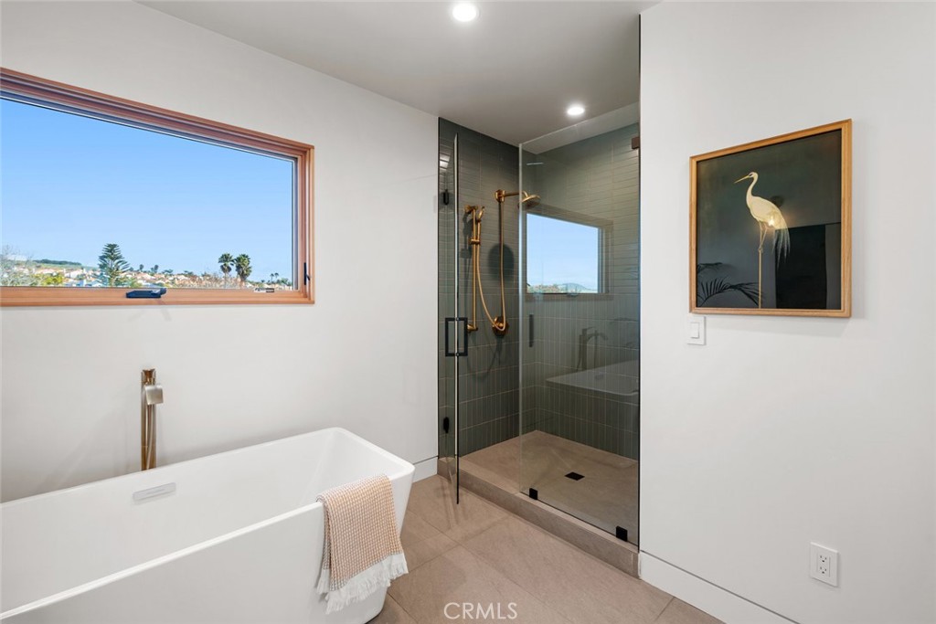 170 Surf St, Pismo Beach, CA 93449