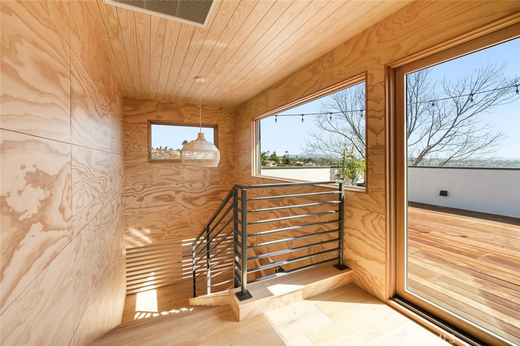 170 Surf St, Pismo Beach, CA 93449