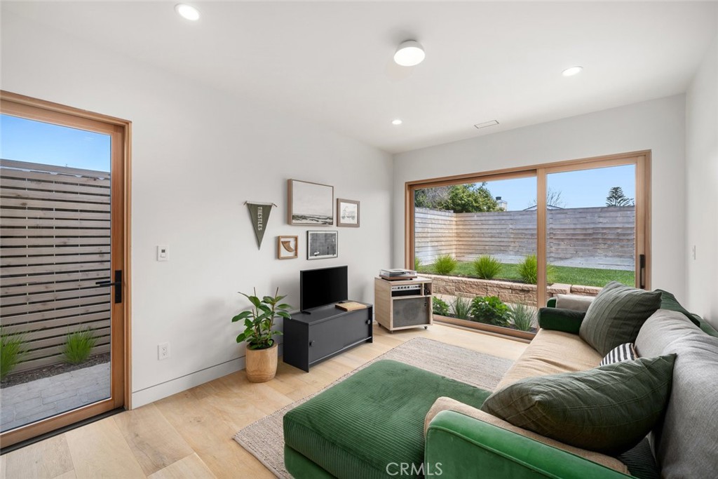 170 Surf St, Pismo Beach, CA 93449