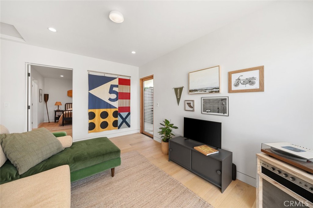 170 Surf St, Pismo Beach, CA 93449