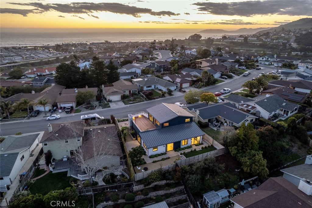 170 Surf St, Pismo Beach, CA 93449