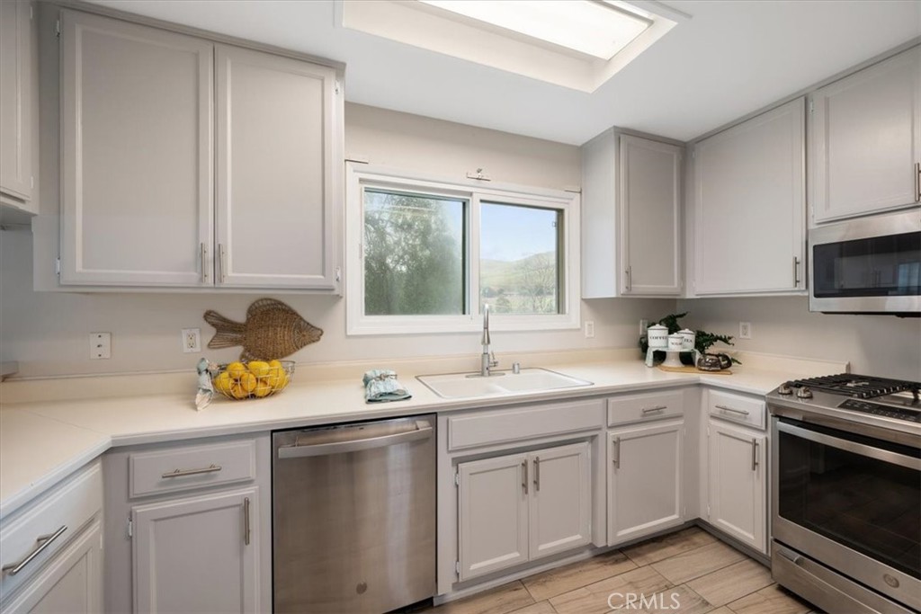 96 24th St, Cayucos, CA 93430