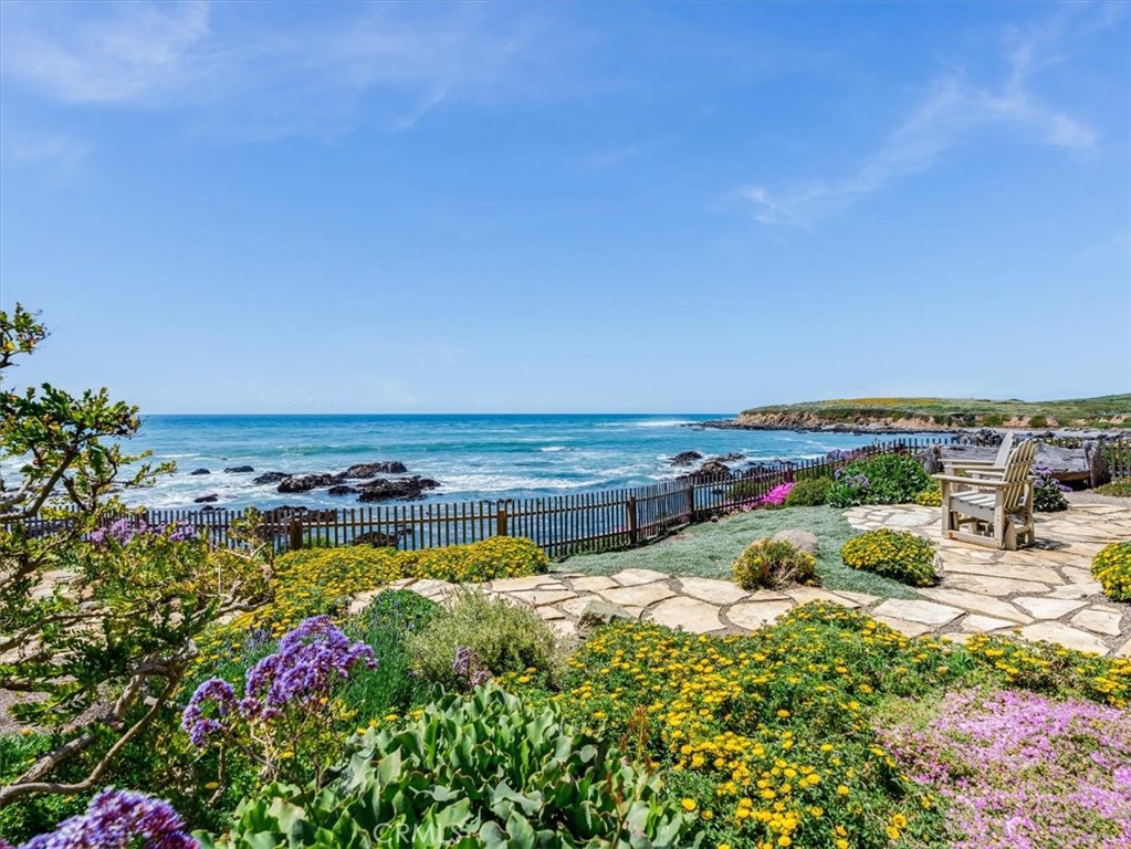 2585 Sherwood Drive, Cambria, CA 93428