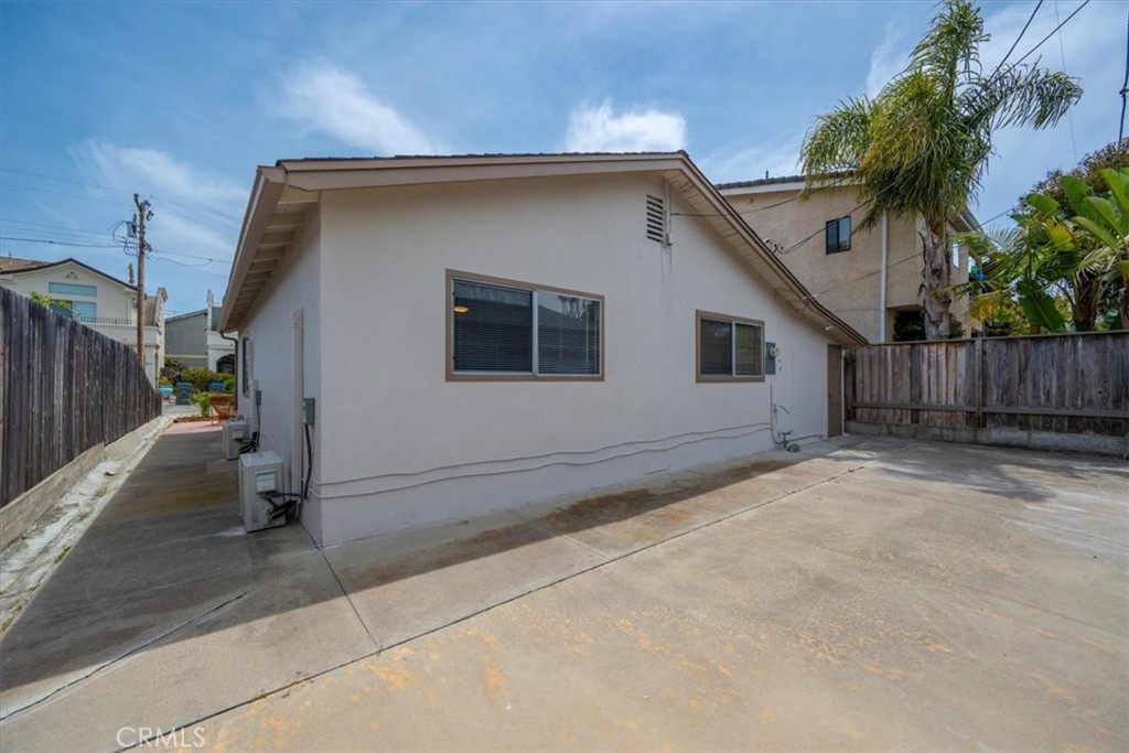 214 Placentia Ave, Pismo Beach, CA 93449