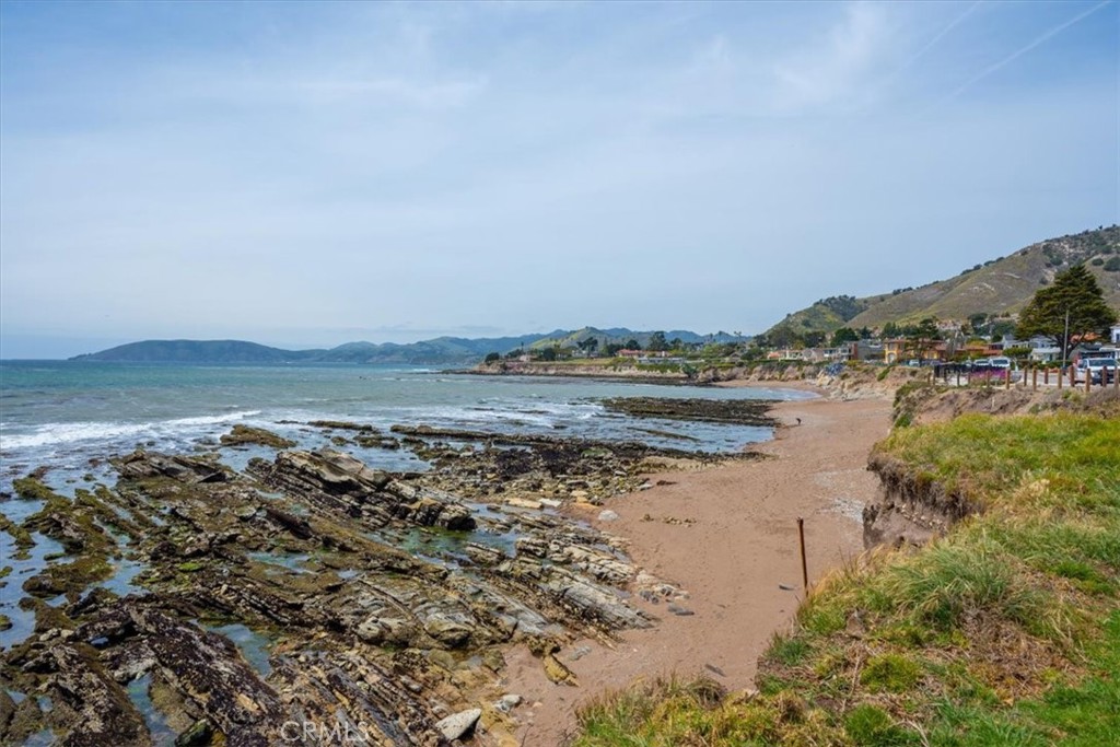 214 Placentia Ave, Pismo Beach, CA 93449