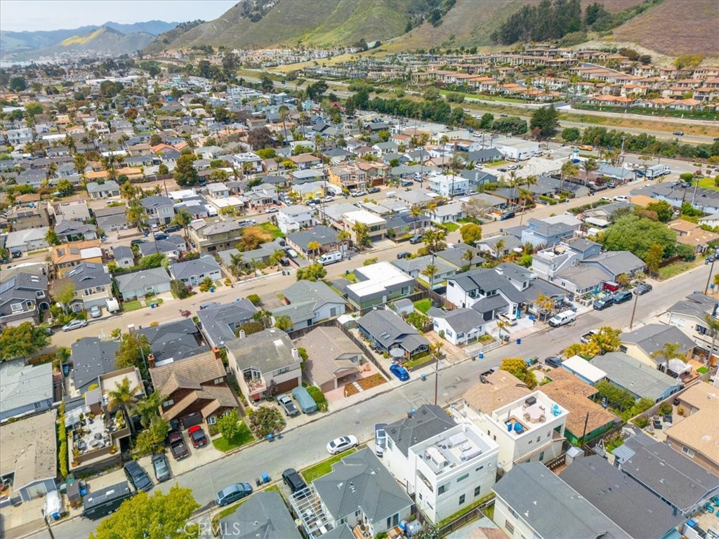214 Placentia Ave, Pismo Beach, CA 93449