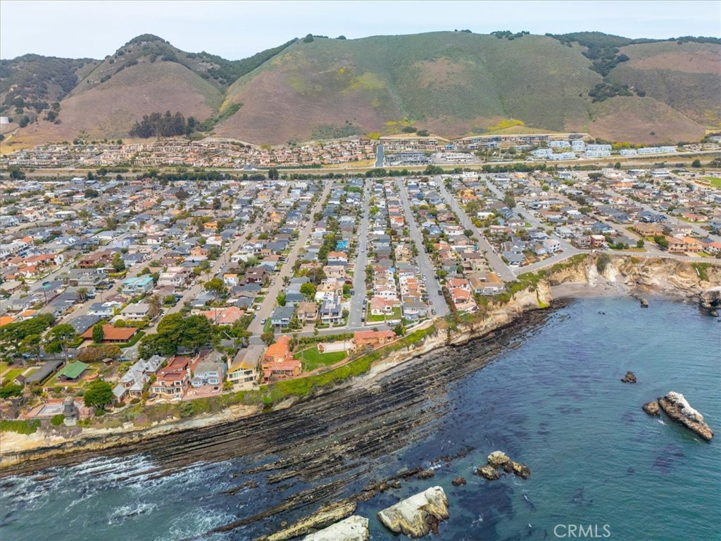 214 Placentia Ave, Pismo Beach, CA 93449