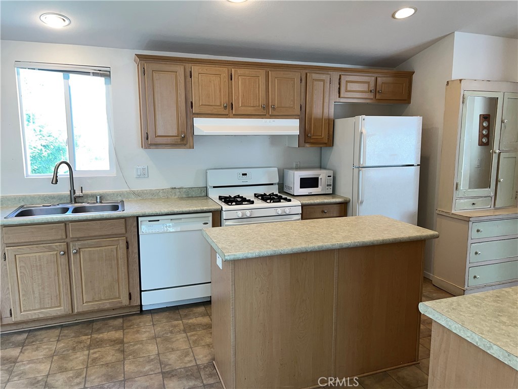 1226 Main St #14, Cambria, CA 93428