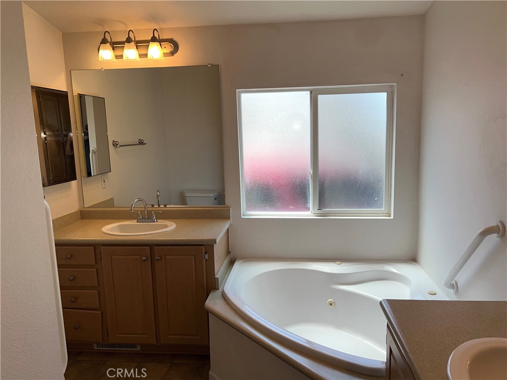 1226 Main St #14, Cambria, CA 93428