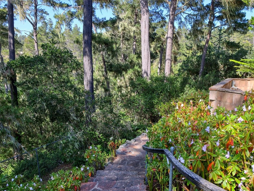 455 Chiswick Way, Cambria, CA 93428