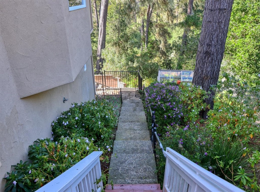 455 Chiswick Way, Cambria, CA 93428