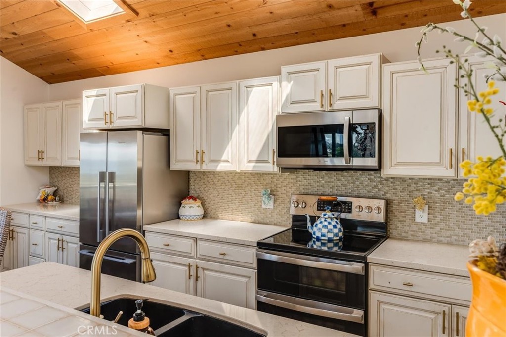 850 Suffolk Street, Cambria, CA 93428