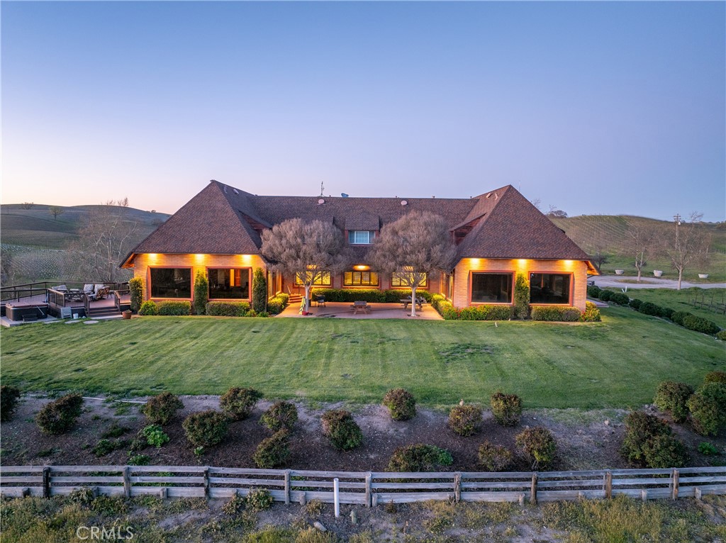 5010 Gate 4 Rd., Paso Robles, CA 93446