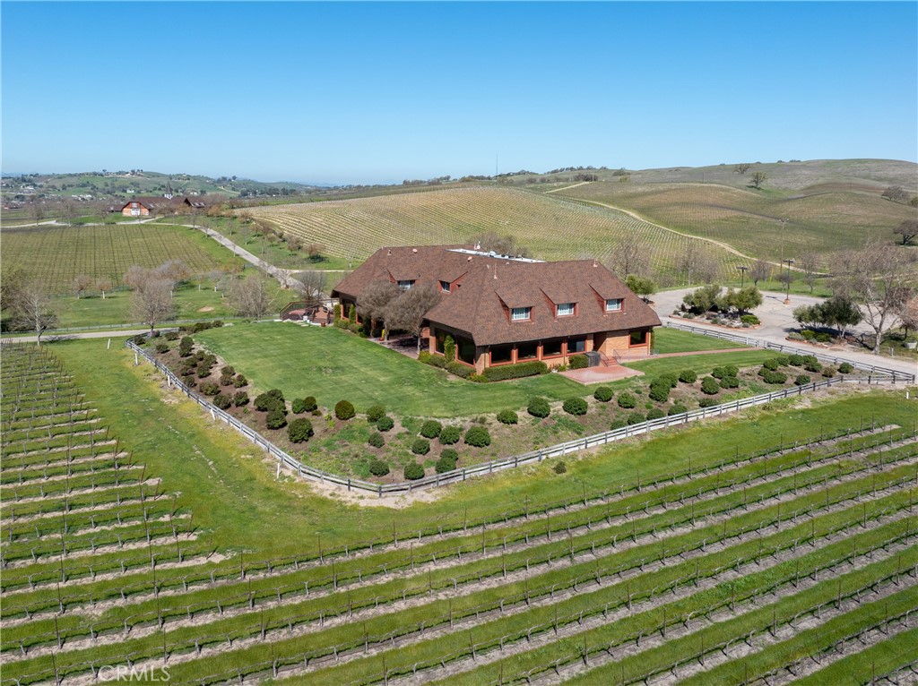 5010 Gate 4 Rd., Paso Robles, CA 93446