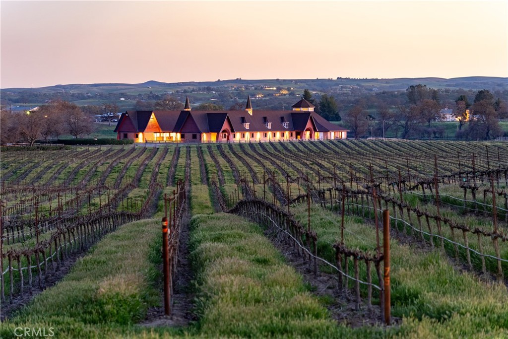 5010 Gate 4 Rd., Paso Robles, CA 93446