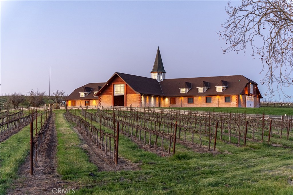 5010 Gate 4 Rd., Paso Robles, CA 93446