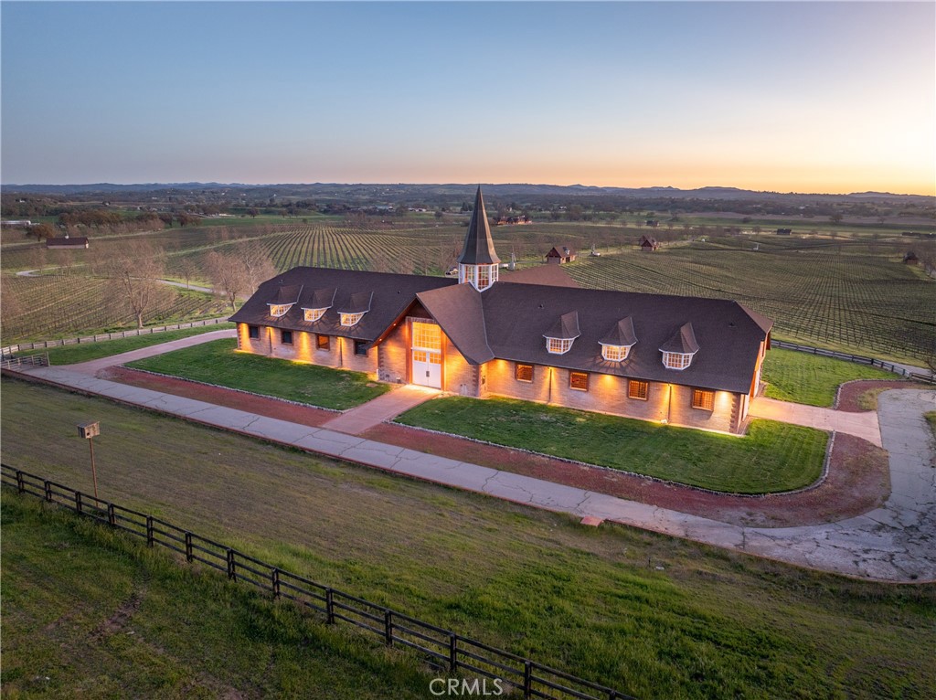 5010 Gate 4 Rd., Paso Robles, CA 93446