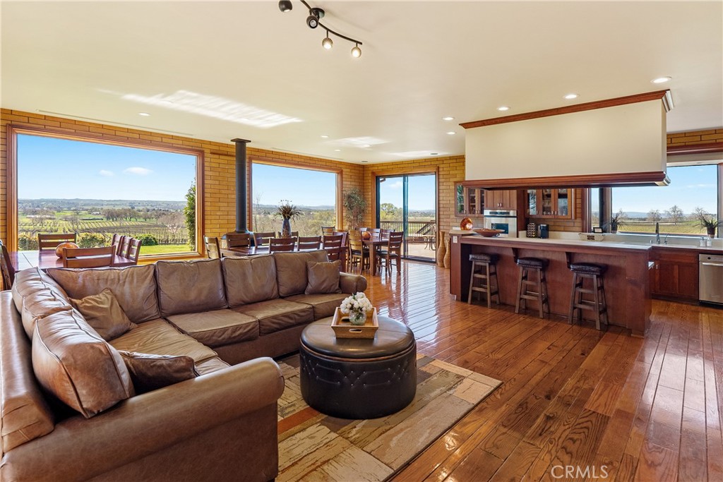 5010 Gate 4 Rd., Paso Robles, CA 93446