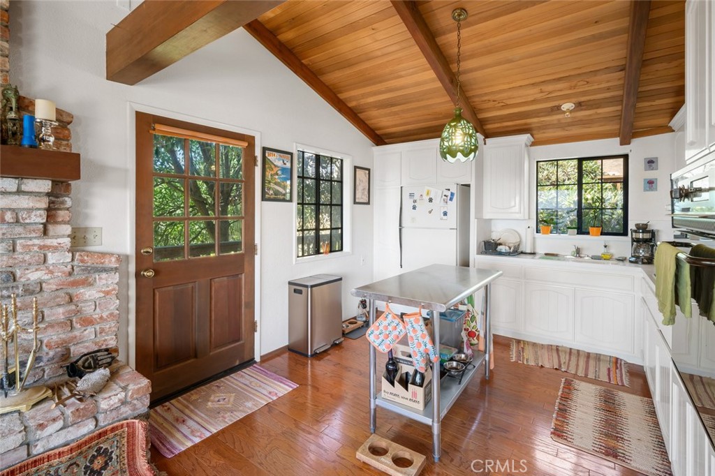 1799 Saint Thomas Ave, Cambria, CA 93428