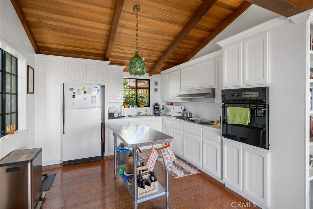 1799 Saint Thomas Ave, Cambria, CA 93428