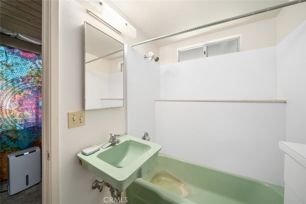 1799 Saint Thomas Ave, Cambria, CA 93428