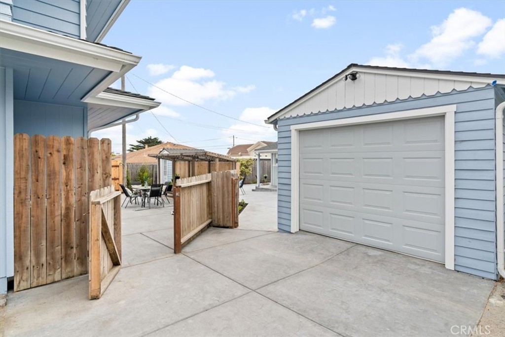 31 N 3rd St, Cayucos, CA 93430