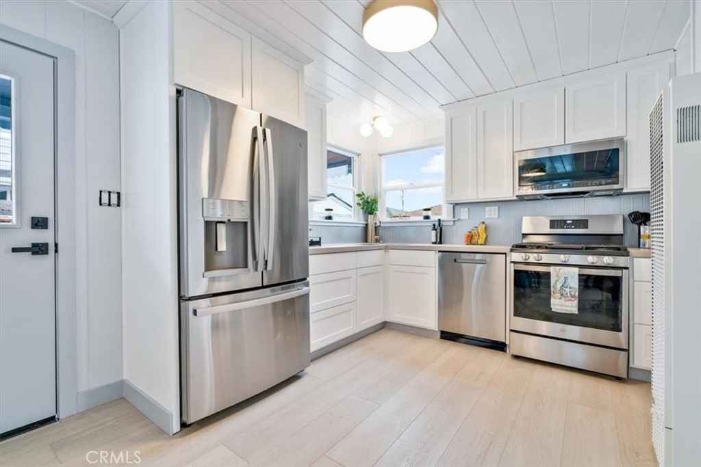 31 N 3rd St, Cayucos, CA 93430